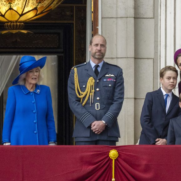 Le roi Charles III d'Angleterre et Camilla Parker Bowles, reine consort d'Angleterre, Le prince William, prince de Galles, Le prince George de Galles, Le prince Louis de Galles, La princesse Charlotte de Galles, Catherine (Kate) Middleton, princesse de Galles -  Buckingham Palace