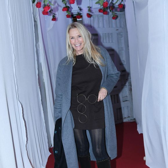 Exclusif - Estelle Lefébure - Le comédien Redouane Bougheraba inaugure son restaurant "Le Peaky" à Paris le 20 novembre 2024. © Rachid Bellak/Bestimage