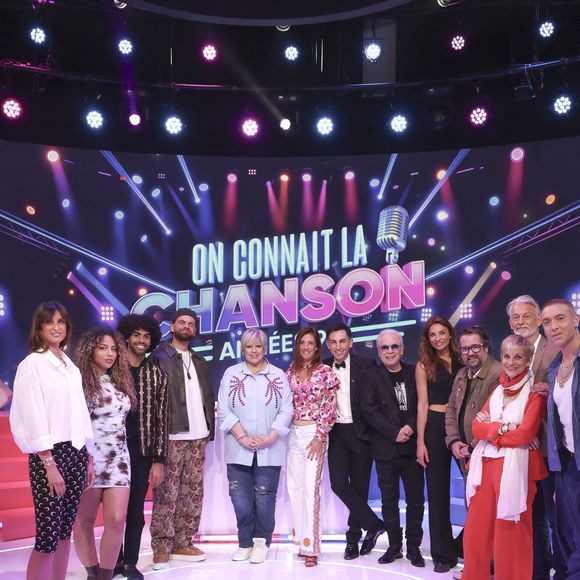 Exclusif - Maxime Dereymez, Nawarra, Bernard Minet, Malika Ménard, Gwendal Marimoutou, KeenV, Ariane Brodier, Eve Angeli, Jordan Deluxe, Chicandier, Isabelle Morini-Bosc, Gilles Verdez, Laurence Boccolini, lors de l'enregistrement de l'émission On Connait La Chanson Années 90, présentée par L.Boccolini et diffusée le 19 mai 2026 sur W9, à Paris, France, le 8 avril 2026. © Jack Tribeca/Bestimage