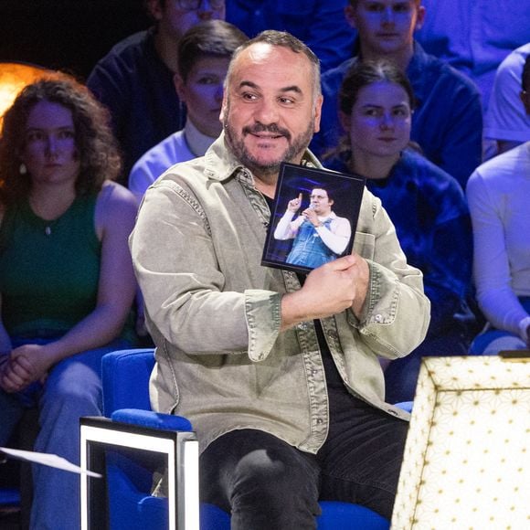 Exclusif - François-Xavier Demaison lors de l'enregistrement de l'émission "La Boîte à secrets", présentée par F.Bollaert et diffusée le 9 janvier 2026 sur France 3, dans les studios du Lendit à Saint-Denis, France, le 2 décembre 2025. © Cyril Moreau/Bestimage