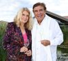 Foucault lui répond, une réplique qui divise les internautes.

Exclusif - Jean-Pierre Foucault et sa femme Evelyne au Château Duhart-Milon à Pauillac en Gironde, le 11 juillet 2024. - Festival International du Film en Médoc " Les Vendanges du 7ème Art" à Pauillac. © Jean-Marc Lhomer/Bestimage