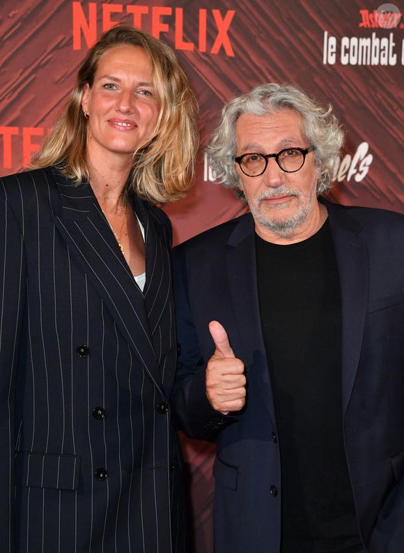 Tiara Comte et son mari Alain Chabat - Photocall de la série Netflix "Astérix et Obélix: le combat des chefs" au Cirque d'Hiver Bouglione à Paris le 29 avril 2025. © Veeren/Bestimage