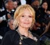 Elle reprendra finalement le spectacle en 2021, malgré les conséquences des traitements

Clémentine Célarié - Montée des marches du film « Karma » lors du 79ème Festival International du Film de Cannes, le 15 mai 2026. © Jacovides-Moreau / Bestimage