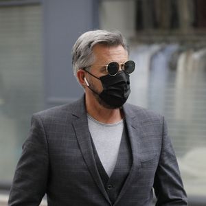 Olivier Minne arrive aux obsèques de la journaliste Jacqueline Caurat (officier de l'ordre national du Mérite) dans l'église Notre-Dame de l'Assomption de Passy à Paris, France, le 2 juin 2021.@Bestimage