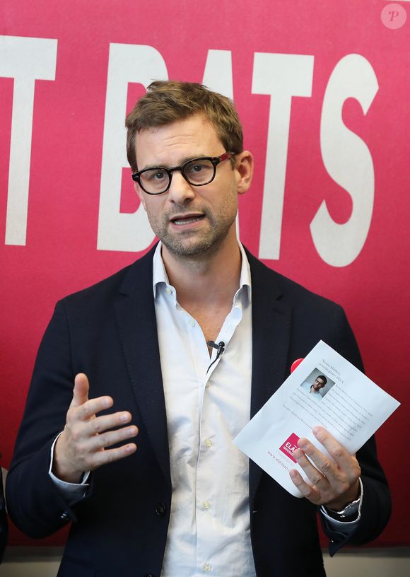 Nicolas Mathieu (Goncourt 2018), auteur de la dictée d'ELA lors de la dictée d'ELA lors de sa 16ème édition au Collège Suzanne Lacore à Paris à une classe de 6ème le 14 octobre 2019. © Dominique Jacovides / Bestimage