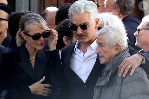 Laeticia Hallyday, François Vincentelli, Claude Lelouch - Sortie des obsèques de Nadia Farès en l'église Saint-Jean-de-Montmartre à Paris, le 24 avril 2026. N.Farès est décédée le 17 avril 2026 quelques jours après un "incident cardiaque" survenu le 12 avril 2026 dans la piscine du complexe sportif, Blanche (9ème).