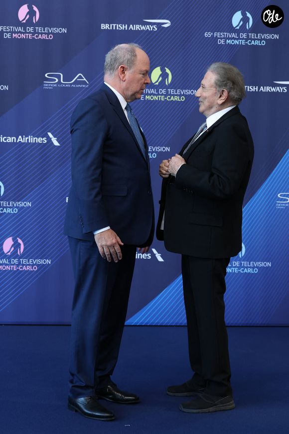 Le prince Albert II de Monaco et Michel Drucker lors de la 65e édition du Festival TV de Monte-Carlo, au Monte Carlo Beach, le 12 juin 2026.

© Claudia Albuquerque / Bestimage