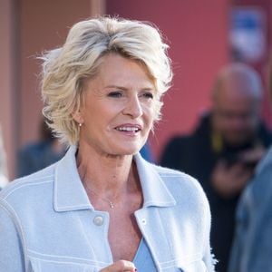 Sophie Davant sur le tournage de l'émission "Affaire conclue" aux Puces du Canal à Villeurbanne. Le 11 septembre 2022
© Sandrine Thesillat / Panoramic / Bestimage