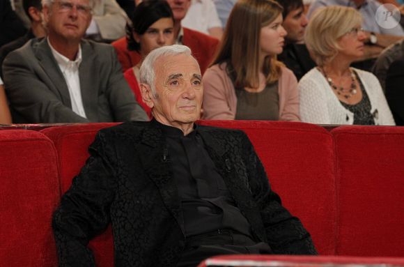Charles Aznavour dans "Vivement dimanche" en 2011
©AGENCE / BESTIMAGE