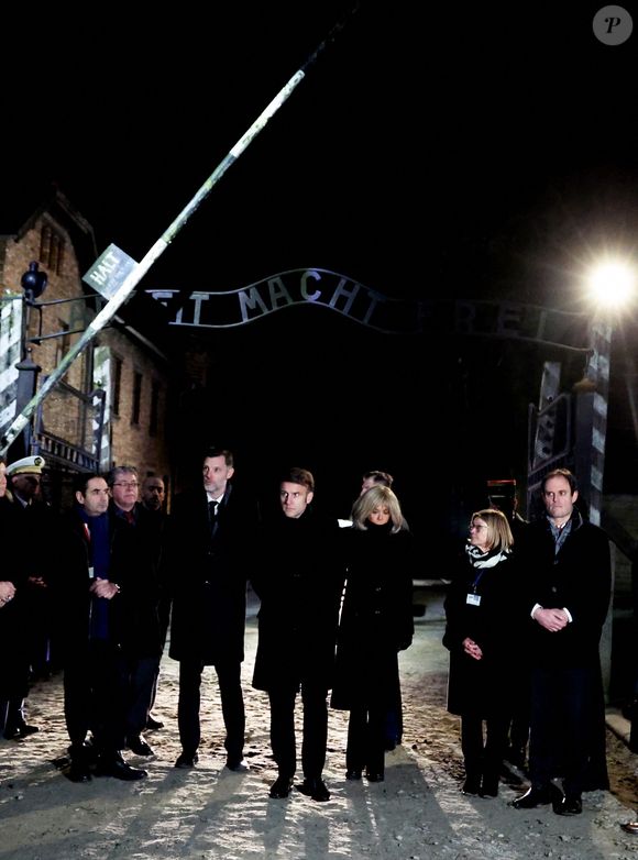 Le président Emmanuel Macron et sa femme Brigitte Macron ont visité le pavillon français. Commémorations du 80ème anniversaire de la libération du camp de concentration et d'extermination nazi d'Auschwitz-Birkenau par l'Armée rouge à Oswiecim en Pologne le 27 janvier 2025.
© Dominique Jacovides / Bestimage