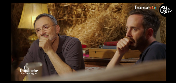 Frédéric Lopez dans l'émission "Un dimanche à la campagne" sur France 2 le 27 septembre 2029.