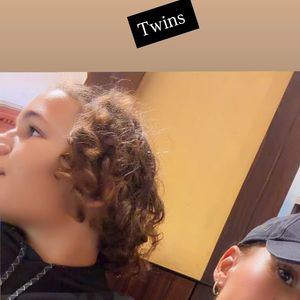 Vitaa se montre très proche de ses enfants.

Vitaa a partagé sa séance shopping avec ses enfants. Capture d'écran Instagram