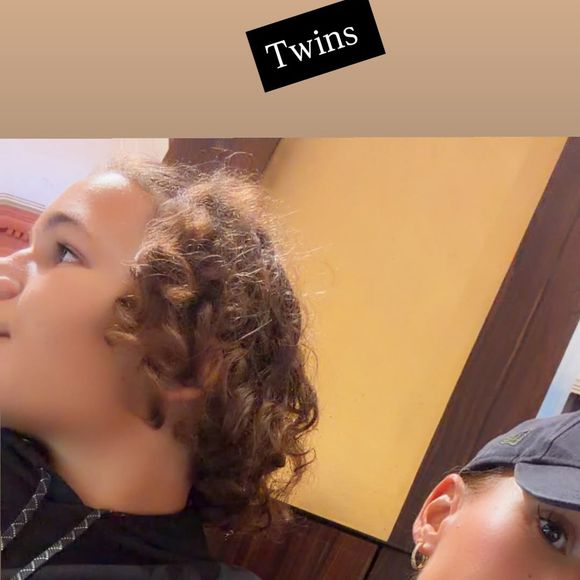 Vitaa se montre très proche de ses enfants.

Vitaa a partagé sa séance shopping avec ses enfants. Capture d'écran Instagram