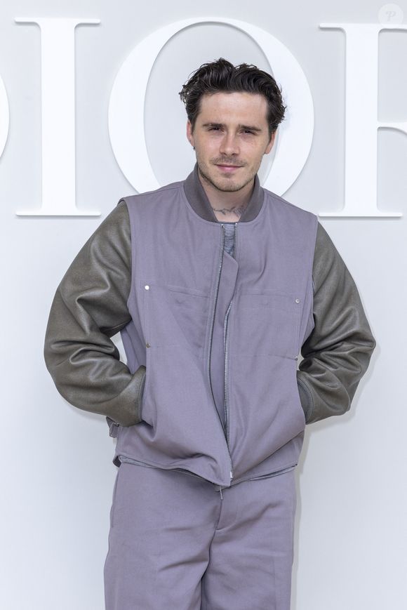 Une brouille persiste avec son fils aîné, Brooklyn Beckham, depuis plusieurs mois.

Brooklyn Beckham - Photocall du défilé DIOR "Collection Homme Prêt-à-Porter Printemps/Eté 2025" lors de la Fashion Week de Paris, le 21 juin 2024.
© Borde/Rindoff/Bestimage