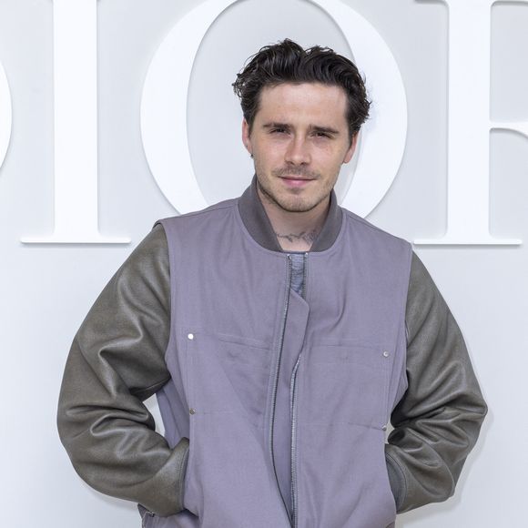 Une brouille persiste avec son fils aîné, Brooklyn Beckham, depuis plusieurs mois.

Brooklyn Beckham - Photocall du défilé DIOR "Collection Homme Prêt-à-Porter Printemps/Eté 2025" lors de la Fashion Week de Paris, le 21 juin 2024.
© Borde/Rindoff/Bestimage