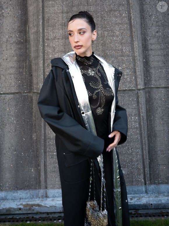 Maria Pedraza au photocall du défilé Rabanne Mode Collection Prêt-à-Porter Automne/Hiver 2025-2026 lors de la Fashion Week de Paris (PFW) au siège de l'Unesco, à Paris, France, le 6 mars 2025. © Backgrid USA/Bestimage