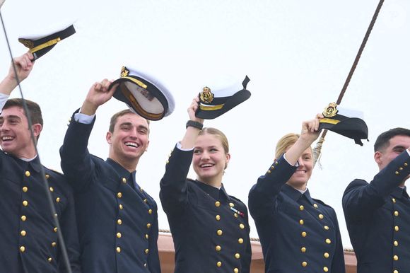 L'infante espagnole part, ce samedi 11 janvier, pour un voyage de six mois en mer...

Le roi Felipe VI et la reine Letizia d'Espagne président les adieux du « Juan Sebastián de Elcano » avec l'Infante Leonor comme aspirante à Cadix. (Credit Image: © Jack Abuin/ZUMA Press Wire)