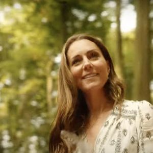 ... qui semble lui avoir donner beaucoup de force pour lutter contre la maladie.


Kate Middleton déclare être en rémission de son cancer - Kate Middleton en a fini avec la chimiothérapie et annonce dans une vidéo publiées sur les réseaux sociaux le 9 septembre 2024 qu’elle reprend ses activités. © Prince and Princess of Wales Instagram via Bestimage