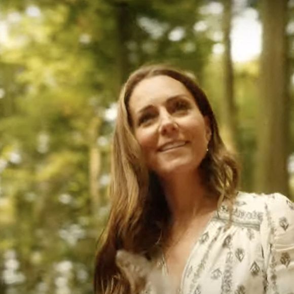 ... qui semble lui avoir donner beaucoup de force pour lutter contre la maladie.


Kate Middleton déclare être en rémission de son cancer - Kate Middleton en a fini avec la chimiothérapie et annonce dans une vidéo publiées sur les réseaux sociaux le 9 septembre 2024 qu’elle reprend ses activités. © Prince and Princess of Wales Instagram via Bestimage