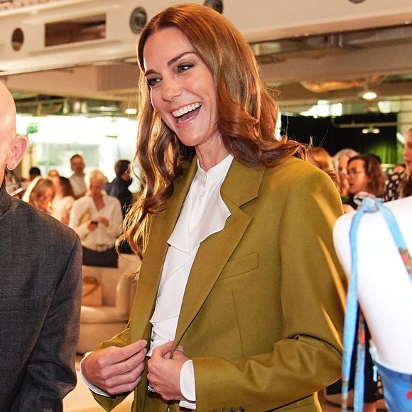 La princesse de Galles observe les studios de création lors d'une visite du British Fashion Council aux 180 Studios dans le centre de Londres, où Kate remettra le prix de la Reine Elizabeth II pour le design britannique. Mardi 13 mai 2025. Photo by Aaron Chown/PA Wire/ABACAPRESS.COM