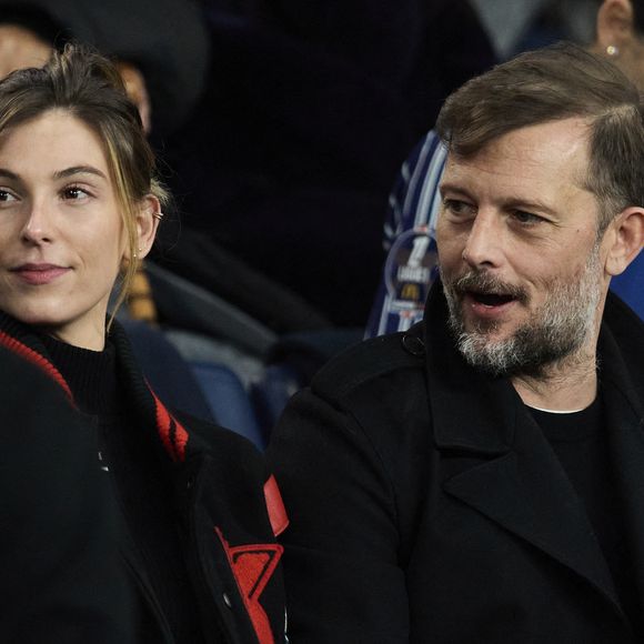 “J’ai été entendu par la police dans cette affaire, qui n’en a rien conclu”, assure Nicolas Duvauchelle

Nicolas Duvauchelle et sa femme Chloé Roy - Célébrités dans les tribunes lors du match de Ligue 1 McDonald's opposant le Paris Saint-Germain (PSG) à l'Olympique de Marseille (OM) - (3-1) au Parc des Princes à Paris le 16 mars 2025. © Cyril Moreau/Bestimage