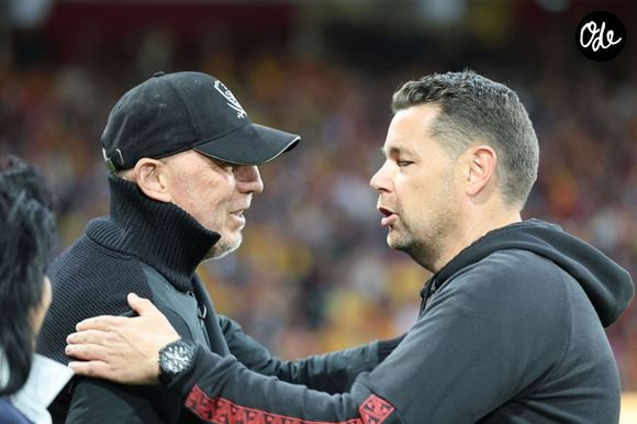 Eric Roy (entraîneur de Brest) et Pierre SAGE (entraîneur du RC Lens) lors du match RC Lens - Brest, 1re journée de Ligue 1, au stade Bollaert-Delelis, le 29 août 2025 - photo Laurent Sanson / PsnewZ / Bestimage
