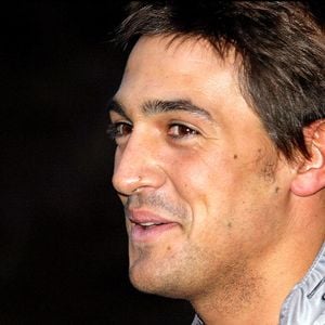 L'agitateur Jean-Pascal (Star Academy) au départ des Boucles de Spa au volant de la toute nouvelle Renault Clio Cup Rally le 17 février 2004.