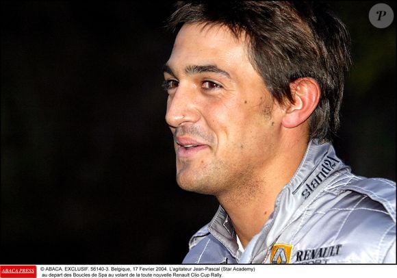 L'agitateur Jean-Pascal (Star Academy) au départ des Boucles de Spa au volant de la toute nouvelle Renault Clio Cup Rally le 17 février 2004.