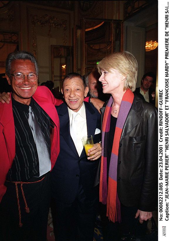 Jean-Marie Périer, Henri Salvador et Françoise Hardy, le 23 avril 2001, lors de la première d'Henri Salvador à l'Olympia. RINDOFF-GUIREC / BESTIMAGE