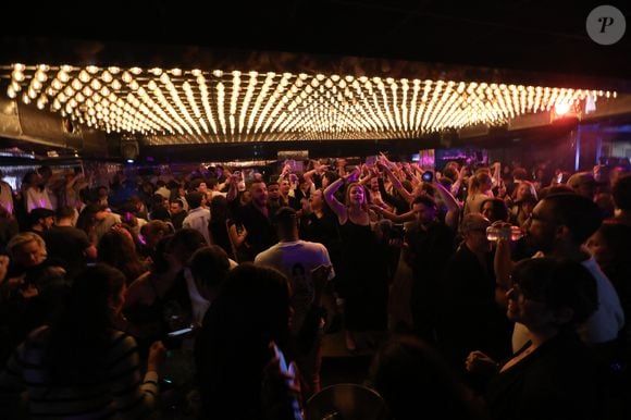 Jean Roch a reçu ses amis pour fêter la fermeture de son célèbre club privé, "VIP Room" à Saint-Tropez, après 29 ans d'existence, le 5 avril 2026. Après un dernier week-end de fête, du 3 au 5 avril 2026, le célèbre établissement sera remplacé par le "Lilly's Club".
© Franz Chavaroche / Bestimage