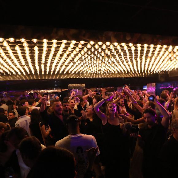 Jean Roch a reçu ses amis pour fêter la fermeture de son célèbre club privé, "VIP Room" à Saint-Tropez, après 29 ans d'existence, le 5 avril 2026. Après un dernier week-end de fête, du 3 au 5 avril 2026, le célèbre établissement sera remplacé par le "Lilly's Club".
© Franz Chavaroche / Bestimage