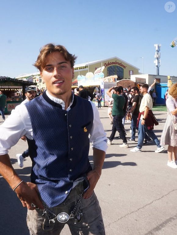 Seraphim von Habsburg-Lothringen, descendant de Sissi l'impératrice, rencontre un franc succès sur les réseaux sociaux. © Instagram