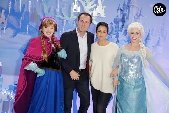 Jean-Philippe Doux et Faustine Bollaert lors de la journée d'ouverture de la saison de Noël au Disneyland Resort Paris, à Marne-la-Vallée, en France, le 15 novembre 2014. Photo de Jérôme Domine/ABACAPRESS.COM