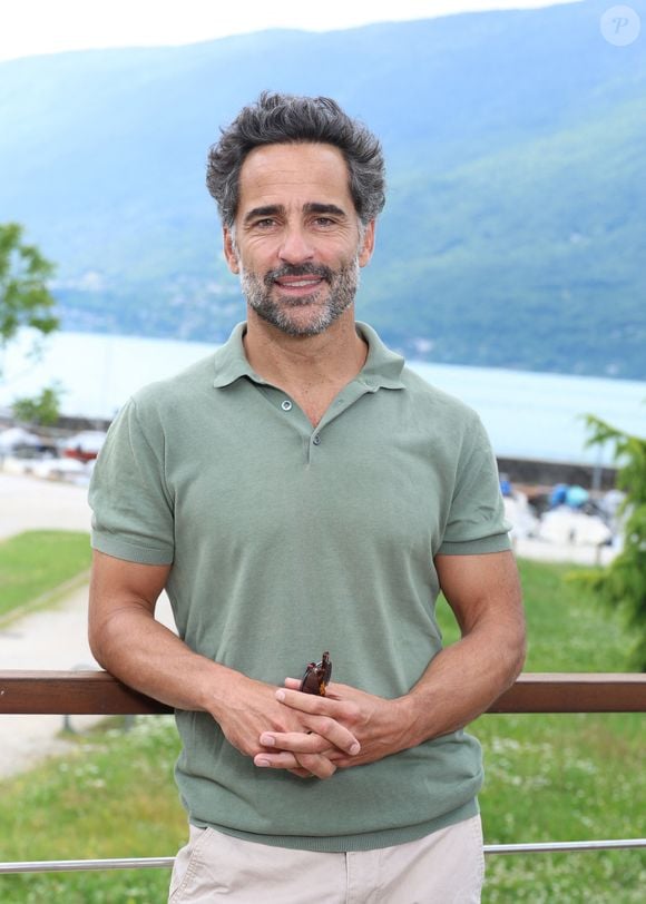 Florent Peyre au Festival du Cinéma Français et gastronomie d'Aix les Bains, le 3 juin 2025. 

Photo : Denis Guignebourg / Bestimage