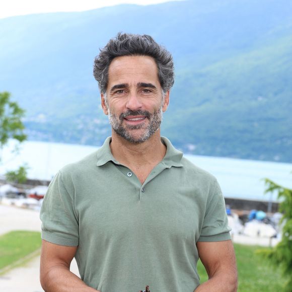 Florent Peyre au Festival du Cinéma Français et gastronomie d'Aix les Bains, le 3 juin 2025. 

Photo : Denis Guignebourg / Bestimage