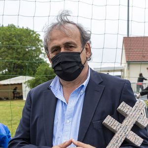 Michel Platini lors du match d'inauguration du stade Charles de Gaulle à Colombey-les-Deux-Églises entre le Variétés Club de France et le club local le 6 juin 2021. 
© Pierre Perusseau / Bestimage