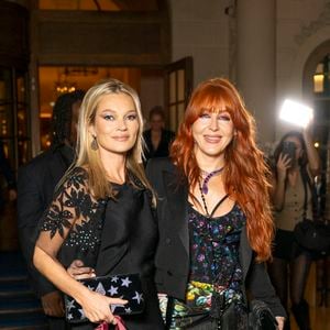 Kate Moss et Charlotte Tilbury sortent ensemble de l'hôtel Ritz à Paris le 4 octobre 2023. © Pierre Perusseau / Tiziano Da Silva / Bestimage