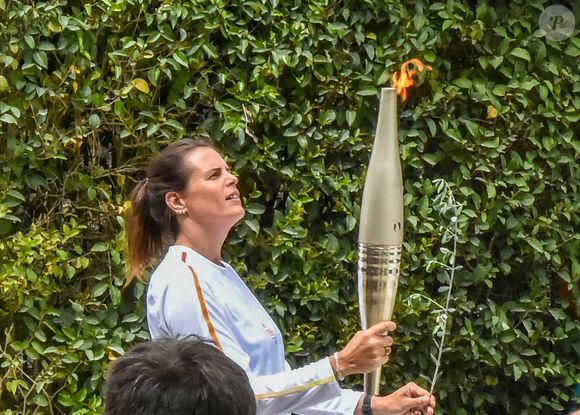 L'ancienne nageuse, Laure Manaudou est la première relayeuse française de la flamme olympique peu de temps après la cérémonie d'allumage sur le site antique d'Olympie, Grèce, le 16 avril 2024. © Intime/Panoramic/Bestimage