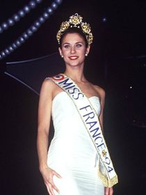 Des années après son sacre, cette ancienne Miss France aux magnifiques yeux bleus a changé de carrière et rejoint le groupe d'une star de M6