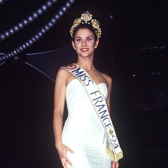 Des années après son sacre, cette ancienne Miss France aux magnifiques yeux bleus a changé de carrière et rejoint le groupe d'une star de M6