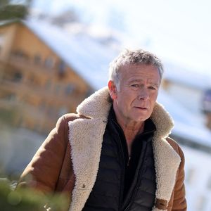 "Je voulais vous remercier pour tous ces messages après les César, a assuré l'humoriste, dans une vidéo sur Instagram. Je l'ai pas eu, mais on a bien rigolé ! (...) Je vous remercie d'avoir ri, et de ne pas m'avoir pris au sérieux. Ça fait du bien !"

Franck Dubosc au photocall du film "Un Ours dans le Jura" lors de la 28ème édition du Festival international du film de comédie de l'Alpe d'Huez, le 16 janvier 2025. © Dominique Jacovides/Bestimage