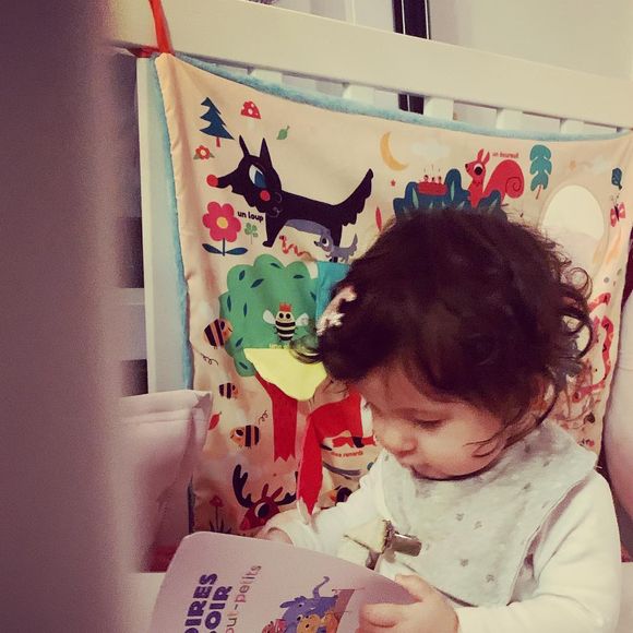 Maman solo, elle n'a jamais révélé l'identité du papa de sa fille et a eu quelques relations depuis la naissance de son enfant.

Fabienne Carat est la maman de Céleste