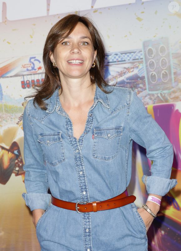 "On était des adolescents, on était partenaires, on allait à la fac ensemble, à la patinoire ensemble", s'est-elle souvenue en évoquant un quotidien partagé sans séparation.

Nathalie Péchalat - Avant-première du film "Super Grand Prix" au cinéma le Grand Rex à Paris le 28 septembre 2025. © Coadic Guirec/Bestimage