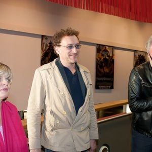"Elle n’aura pas de séquelles de cet accident. Ça a failli être grave donc elle s’en est bien sortie", a également ajouté le comédien

Olivier Baroux, Jean-Paul Rouve et Isabelle Nanty lors de la première du film Les Tuche au cinéma Kinépolis de Lomme près de Lille.
Crédit : VANSTEENKISTE STEPHANE / BESTIMAGE