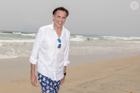Le prince Charles Philippe d'Orléans lors d'un déjeuner entre "Lagune et mer" à la maison d'Akoula à Assinie, au bord de la mer, organisé au lendemain du gala de la Fondation "Children of Africa" le 12 mars 2022.

© Olivier Borde / Bestimage