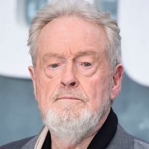 Lors d'un entretien à l'occasion de la sortie de ce nouveau film, Ridley Scott a partagé sa vision bien particulière du repos.
Ridley Scott - Photocall de la première du film "The Dog Stars" au cinéma Odeon Luxe Leicester Square à Londres le 20 août 2026.
© Bestimage