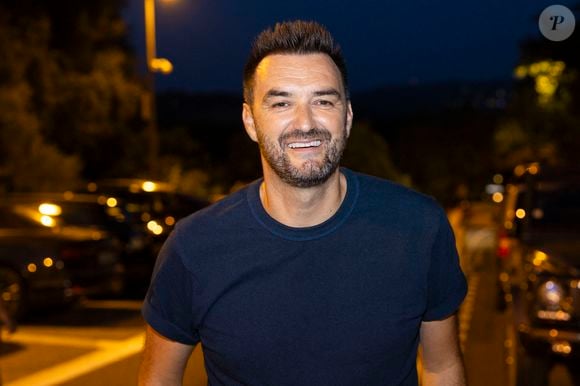 Exclusif - Cyril Lignac vient apporter le gâteau pour le 40ème anniversaire du festival - Christophe Maé, à l'occasion de sa tournée "Carnet de voyage", en concert au Théâtre de verdure lors du 40ème Festival de Ramatuelle. Le 1er août 2024
© Cyril Bruneau / Festival de Ramatuelle / Bestimage