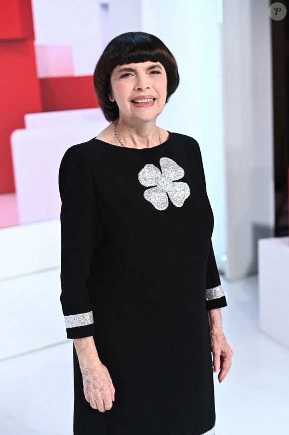 Exclusif - Mireille Mathieu - Enregistrement de l'émission Vivement dimanche au studio Gabriel à Paris, le 10 novembre 2023, présentée par M.Drucker et diffusée le 26 novembre 2023 sur France 3. © Guillaume Gaffiot / Bestimage