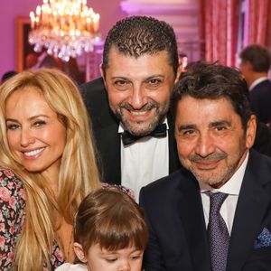 Exclusif - Aram Ohanian, sa femme Adriana Karembeu, leur fille Nina Ohanian et  Richard Findykian à la soirée caritative organisée au Palais du Pharo, au profit de l'école arménienne Abovian. Marseille, le 26 octobre 2019.   © Philippe Doignon / Bestimage