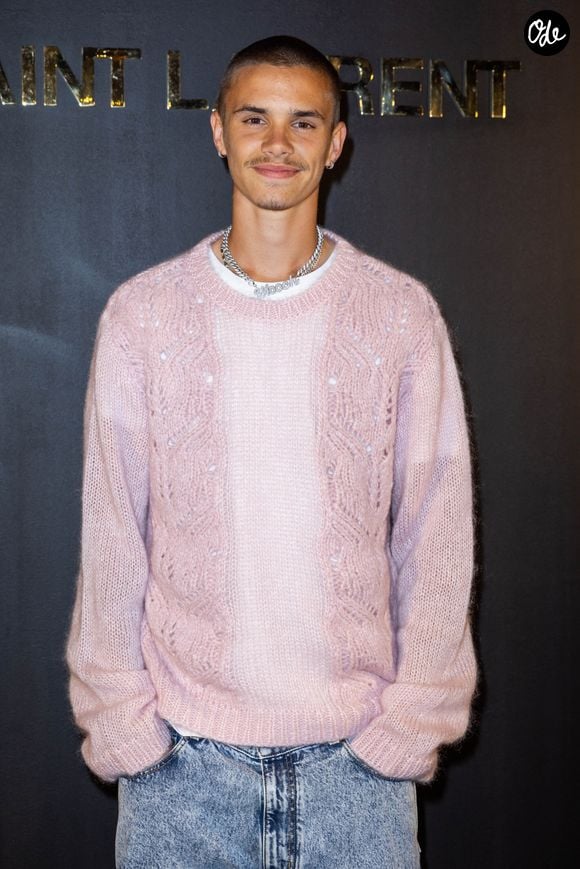 Romeo Beckham - People au photocall du défilé Saint-Laurent Prêt-à-porter Automne/Hiver 2022/2023 dans le cadre de la Fashion Week de Paris, France, le 1er Mars 2022. 
© Olivier Borde /Bestimage